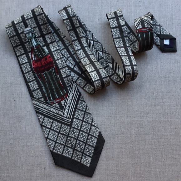Bundle of 2 Coca Cola Silk Ties - Picture 8 of 12